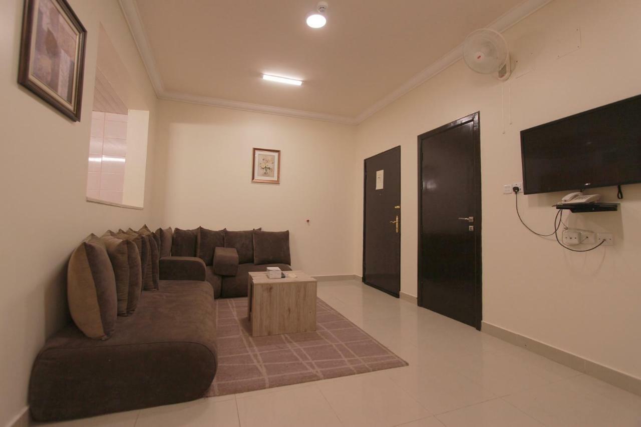 Al Qaswaa Furnished Apartements 버레이다 외부 사진